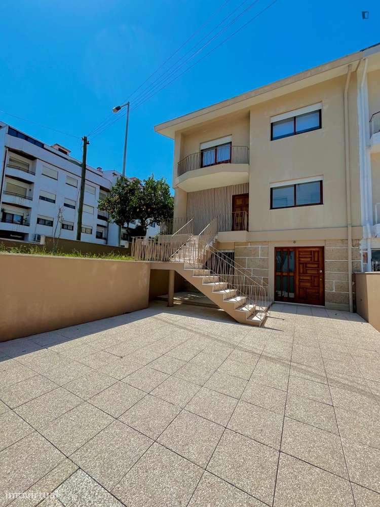 Quarto - localizado em Custóias Porto - Grande imagem: 5/9