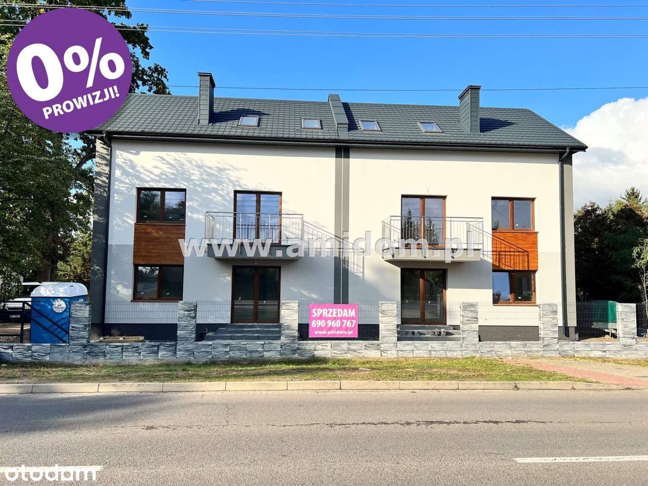 Idealna lokalizacja - tylko 600 m do stacji PKP-0