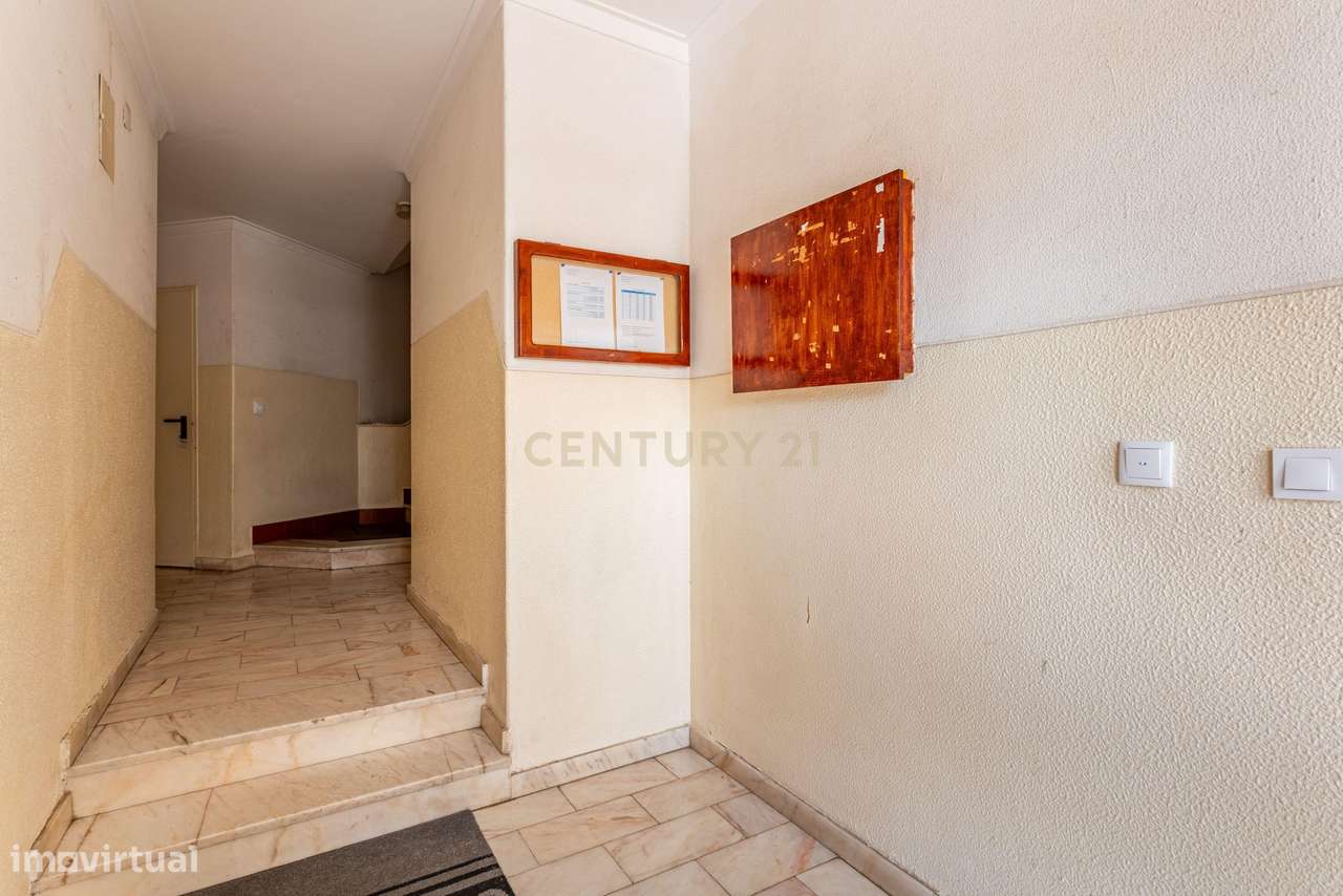 Apartamento T2 na Quinta da Maranhota em Vialonga-17
