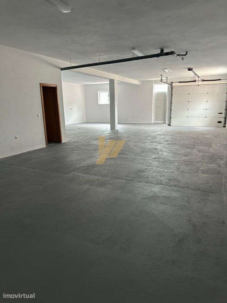 Moradia T3+1 com possibilidade de piscina-23