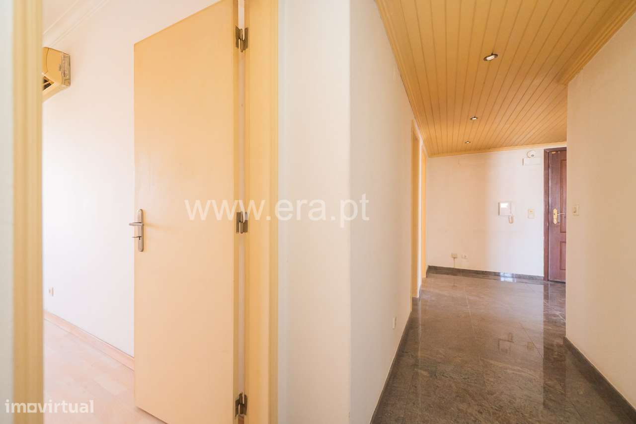 Apartamento T3 no Casal do Chapim-22