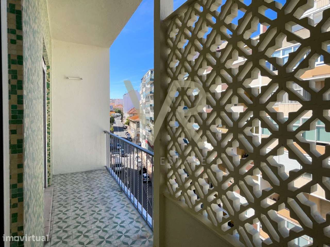 Apartamento T2 no centro de Almada-4