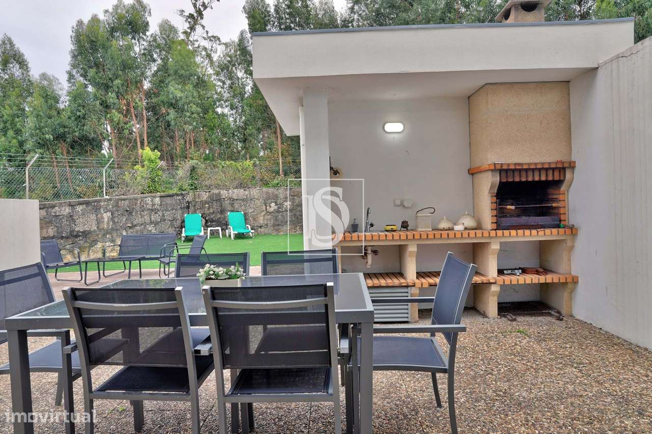 Moradia T3 com espaço exterior e garagem - Nogueira - Maia-7