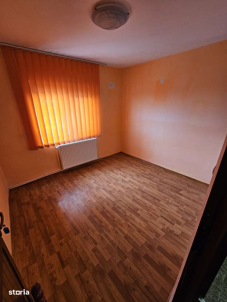 Vand ap cu 4 camere zona Sala Polivalenta-16