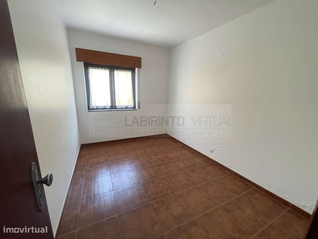 Vende-se Moradia V2+1 no Vimeiro - Lourinhã.-12