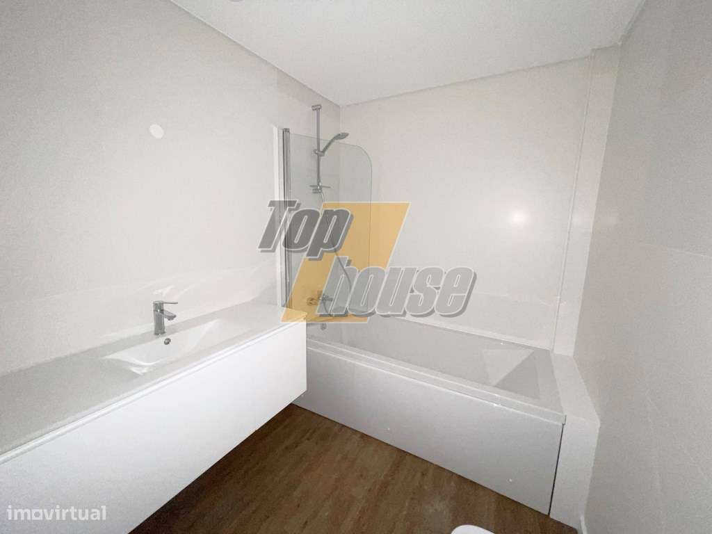 Apartamento T2 novo com parqueamento - Costa de Caparica-8