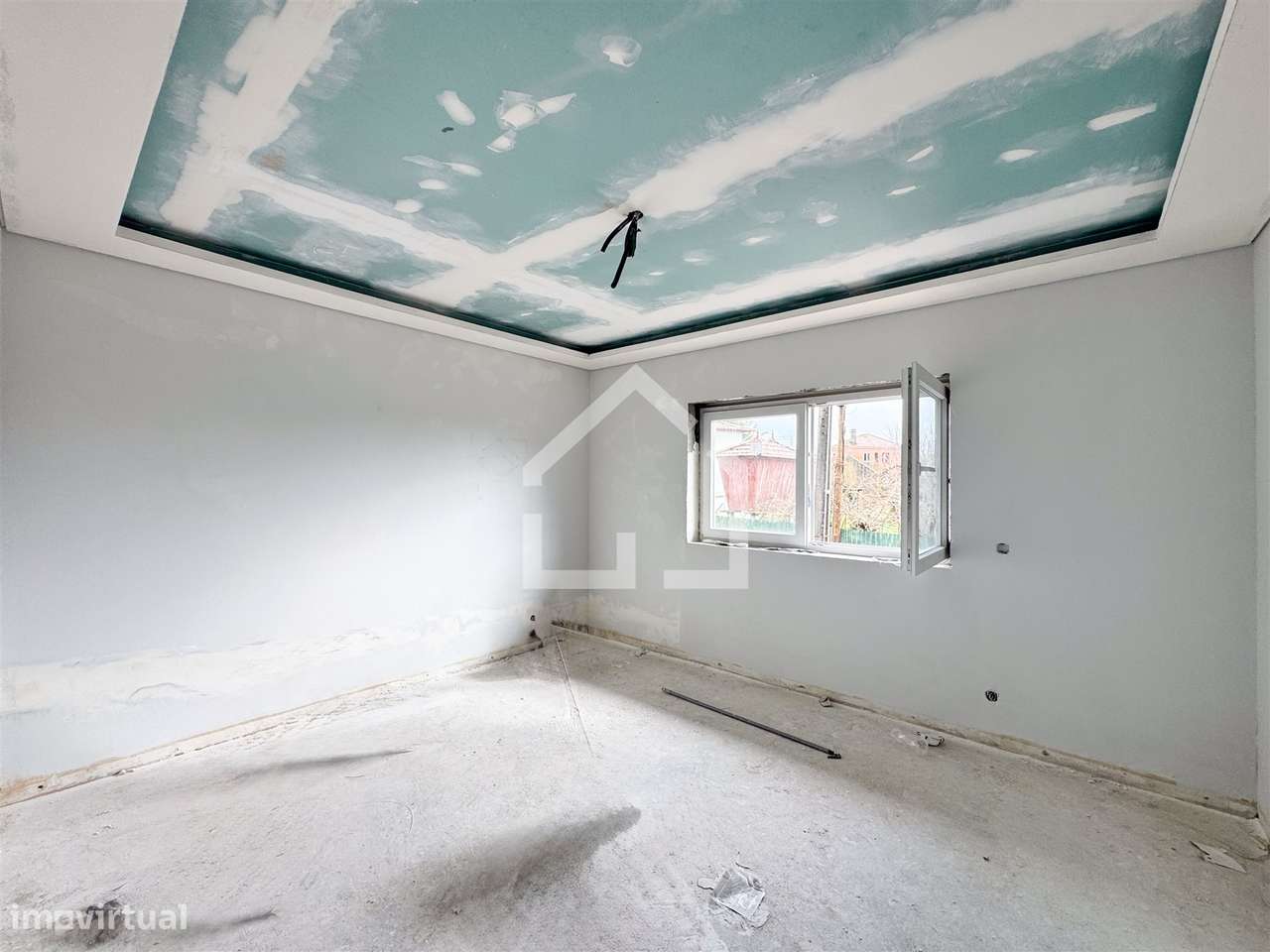 Moradia T3 RENOVADA - 2.860m2 de Terreno - Grande imagem: 2/11