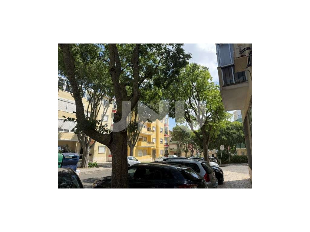 Apartamento T2 na Amadora com muita luminosidade-26