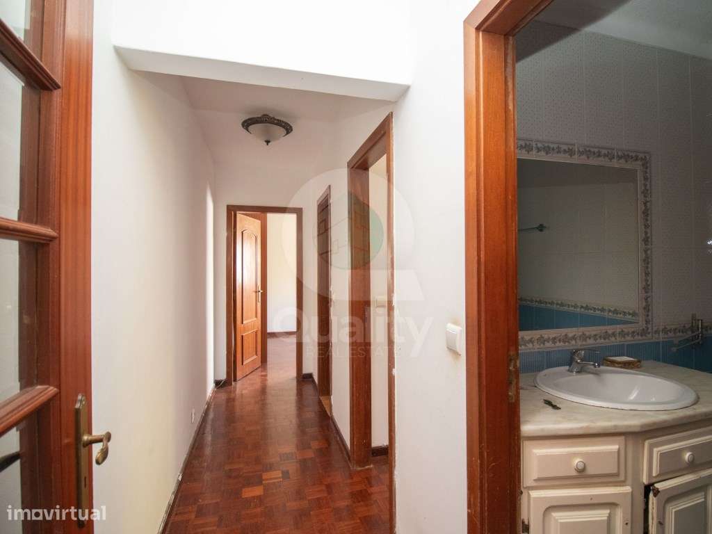 Excelente Apartamento T2 na Cidade Sol-11