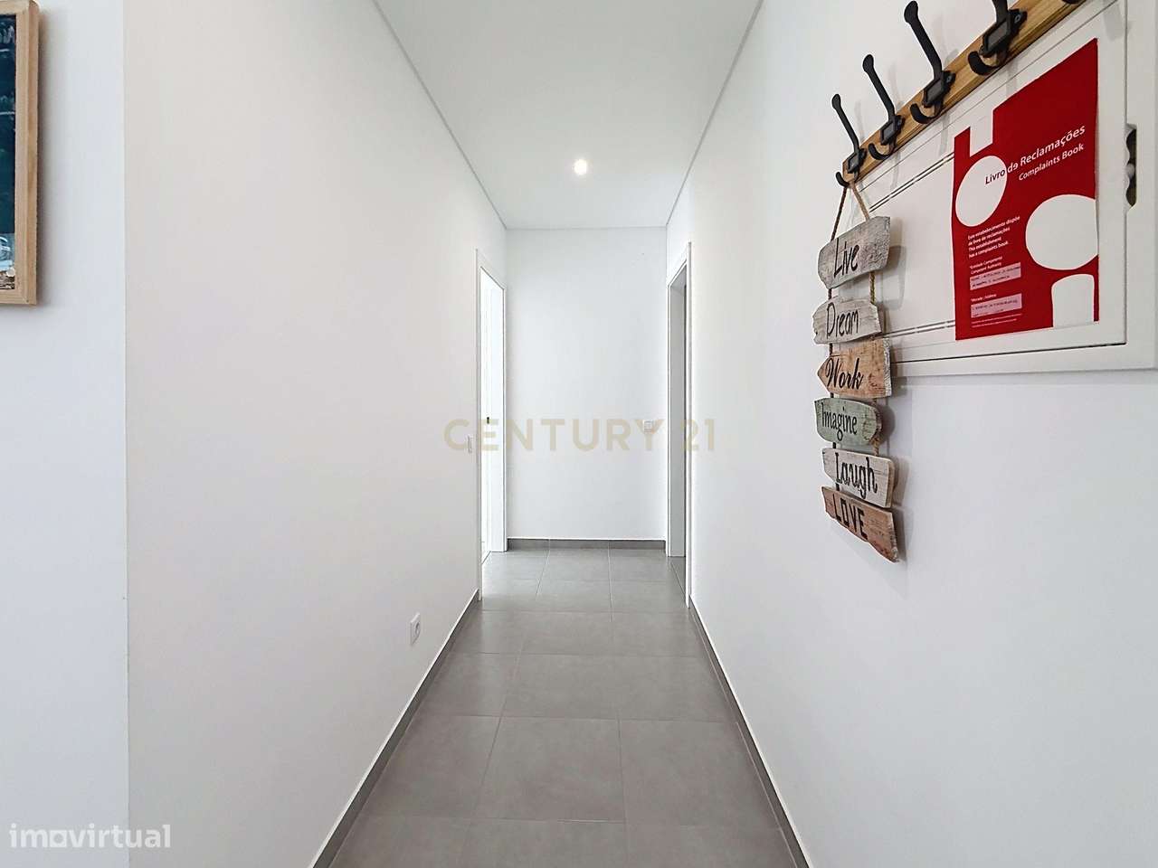 Apartamento T2 em Nazaré, Leiria - Oportunidade Única!-16