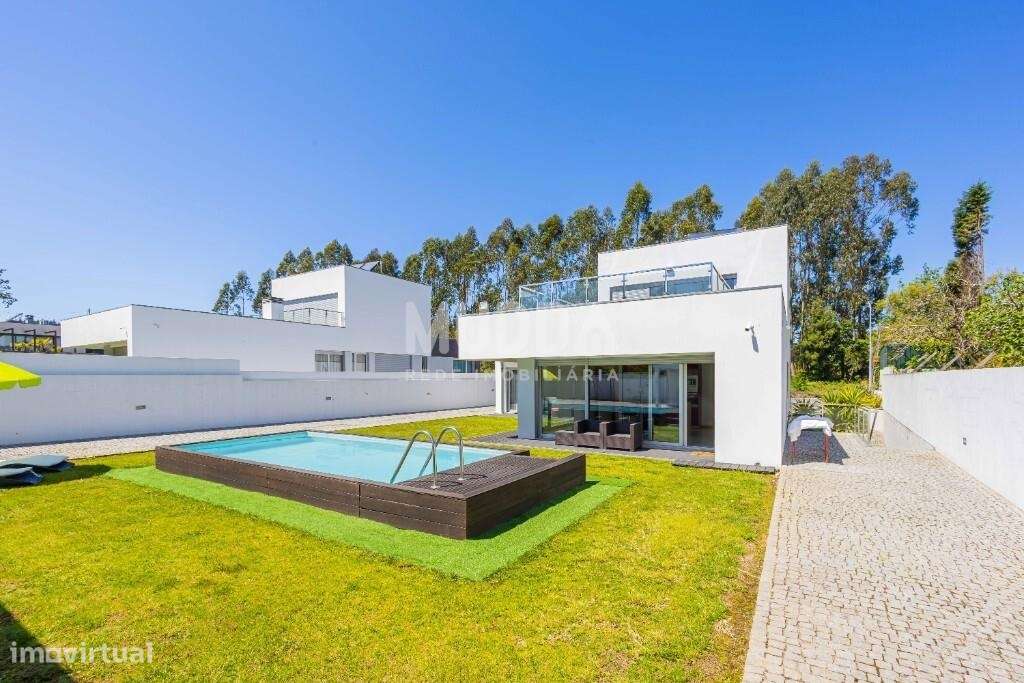 Luxuosa Moradia T3 para venda, situada em Eixo, Aveiro - Grande imagem: 4/60