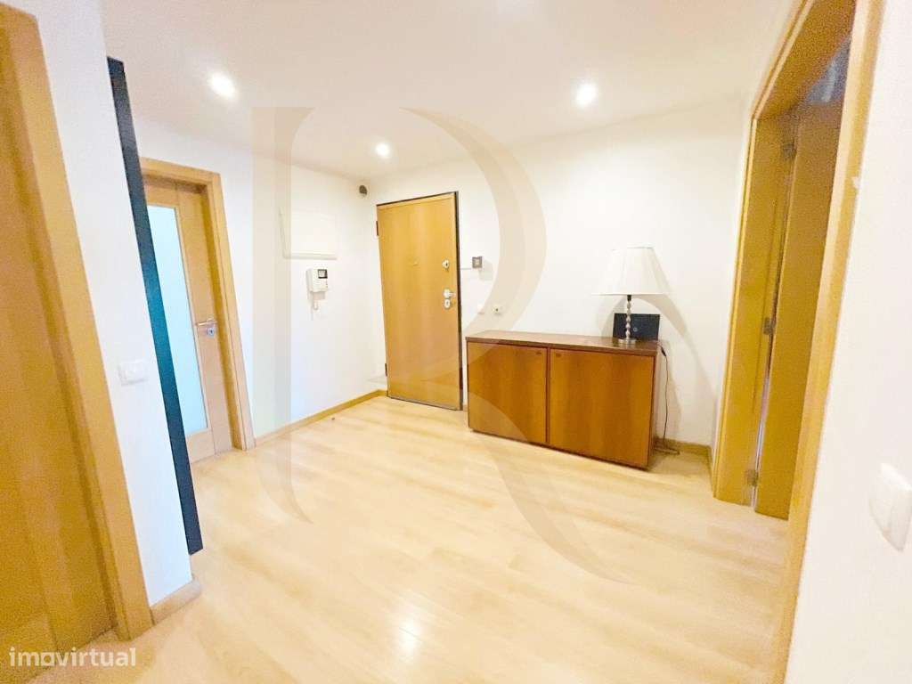 Apartamento T2 em Alcabideche em Condominio fechado com garagem e p... - Grande imagem: 2/36