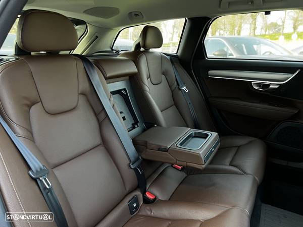 Volvo V90 2.0 D4 Momentum Geartronic - 22