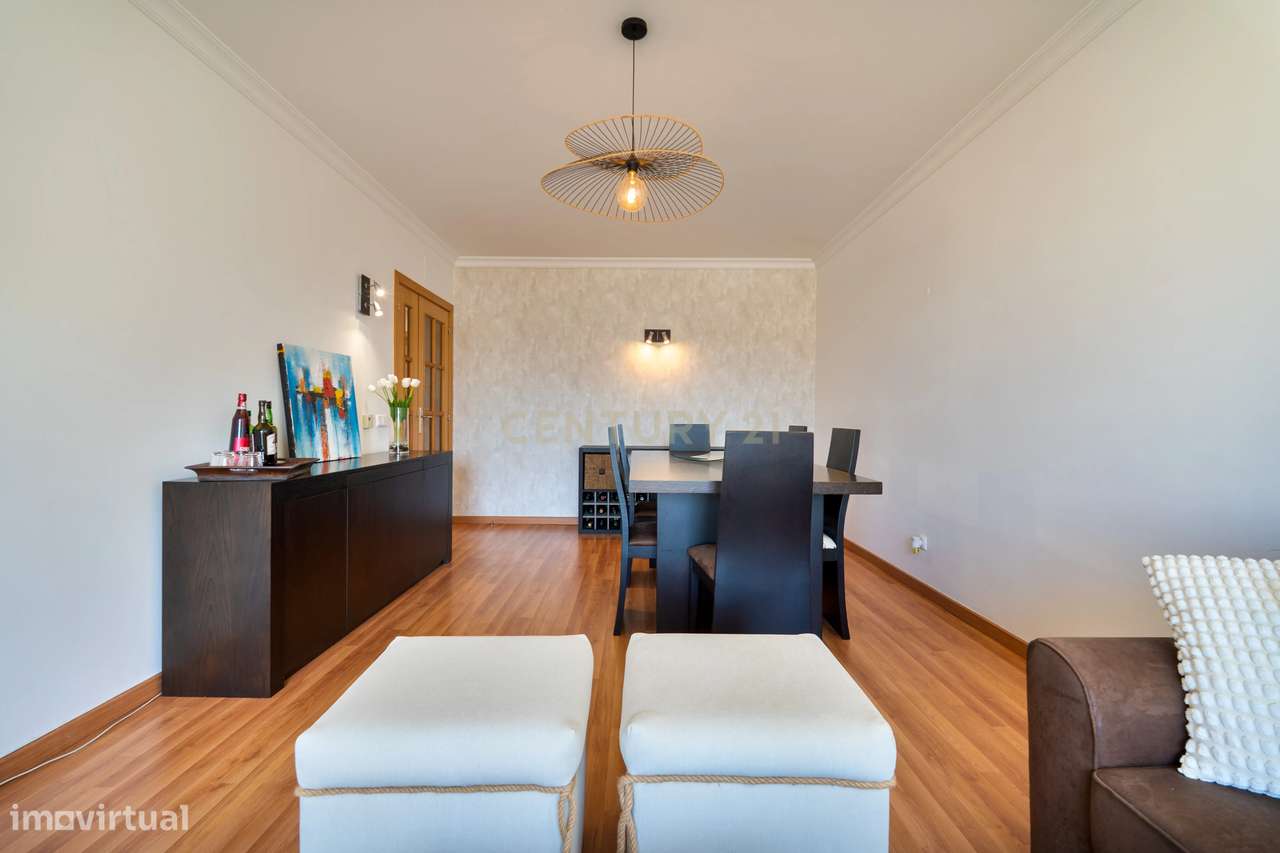 Excelente T3 em Lagoa | Localização Privilegiada perto de Tudo - Grande imagem: 5/51