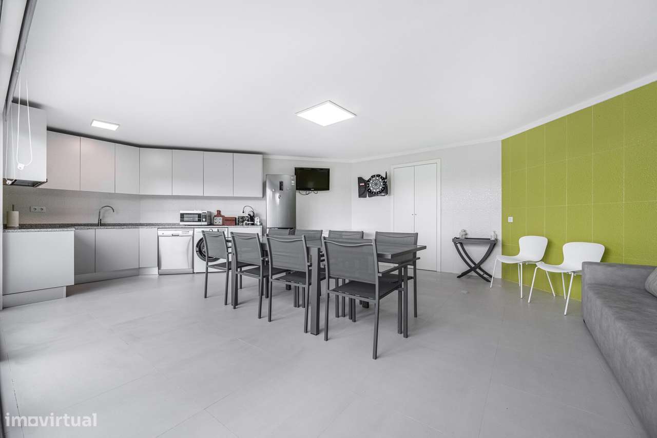 Moradia T4 com Rooftop Panorâmico e Piscina Privativa em GUIMARÃES-43