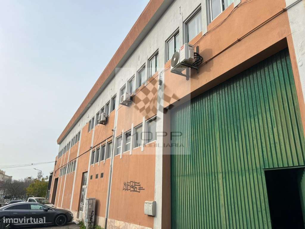 Armazém/Edifício Logístico com 2.400 m² + 3.000 m² de logradouro co...-11