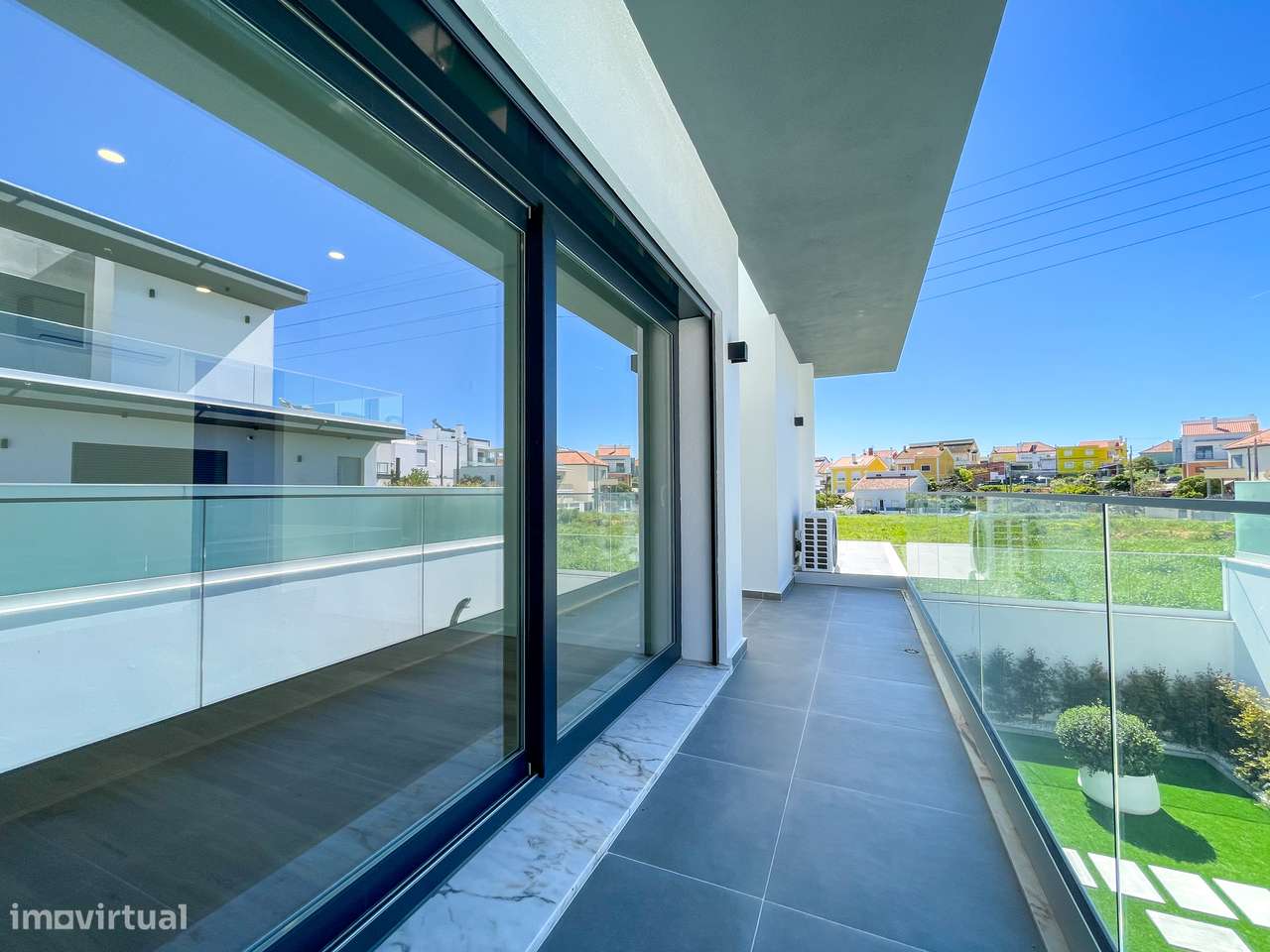 Moradia T4 com Piscina - Santa Iria de Azoia (Bairro da Salvação)-10