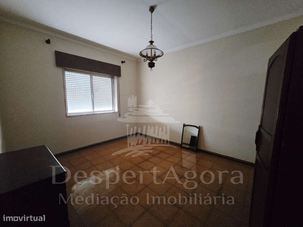 Apartamento T3 a 50 metros da estação da CP-12