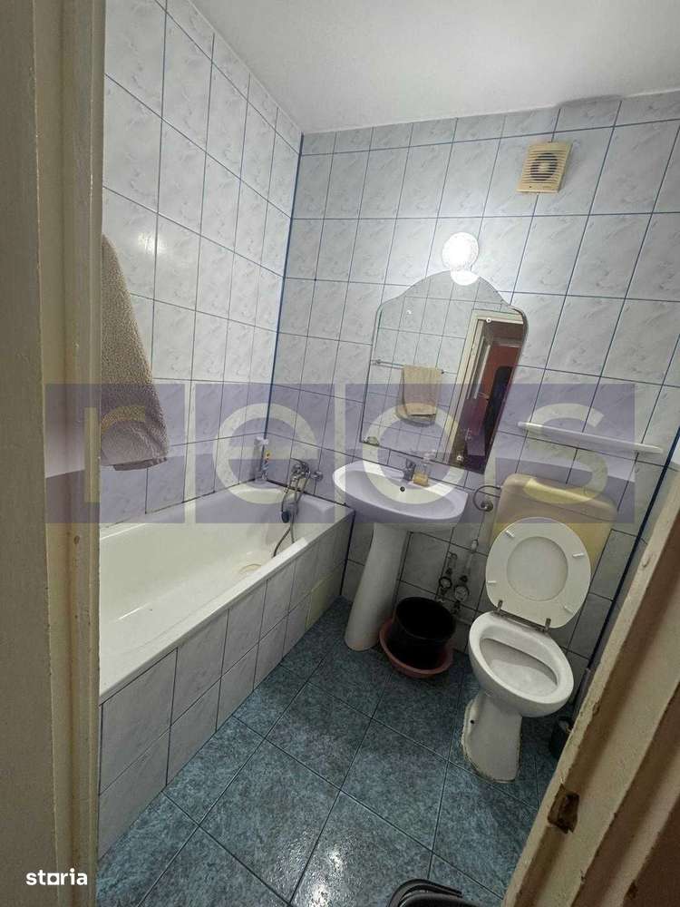 VANZARE 3 CAMERE | SEMIDECOMANDAT | ZONA OZANA - Imagine principală: 5/8
