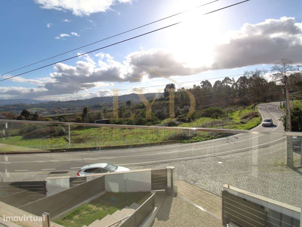 Moradia T3 + 1 Recezinhos (S.Mamede)-12