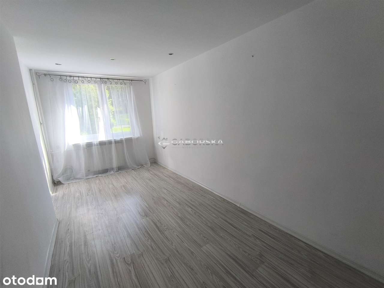 3 pokoje - parter - balkon-2