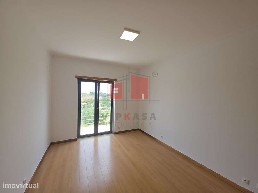 Apartamento T3+1 em Mafra-12