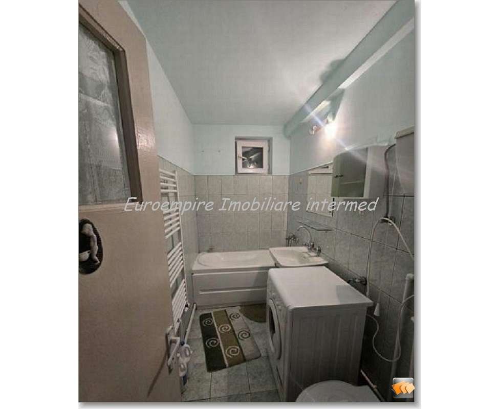 Apartament 2 camere de vanzare zona Abator-3