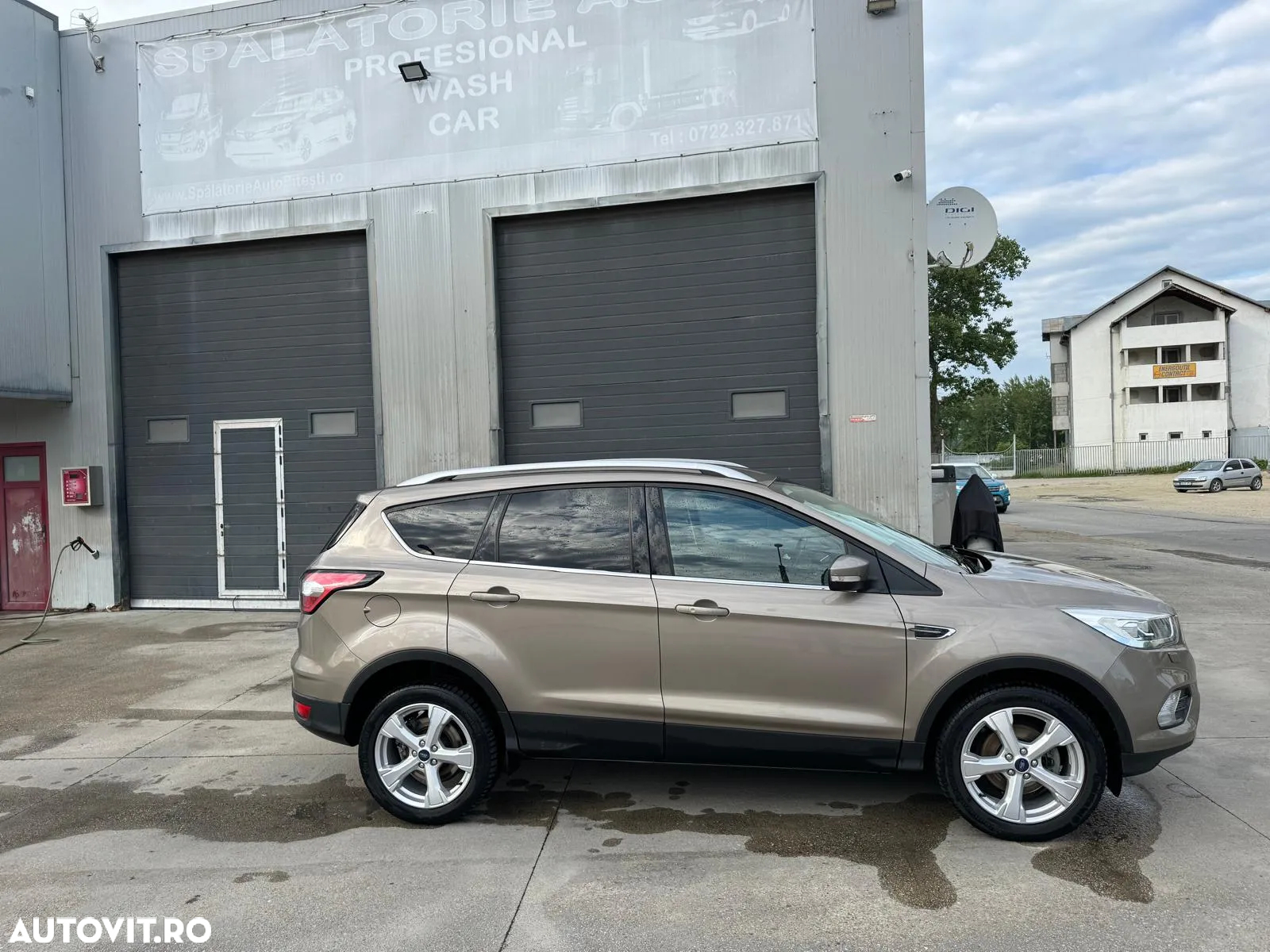 Ford Kuga 1.5 EcoBoost 2WD Titanium - 2