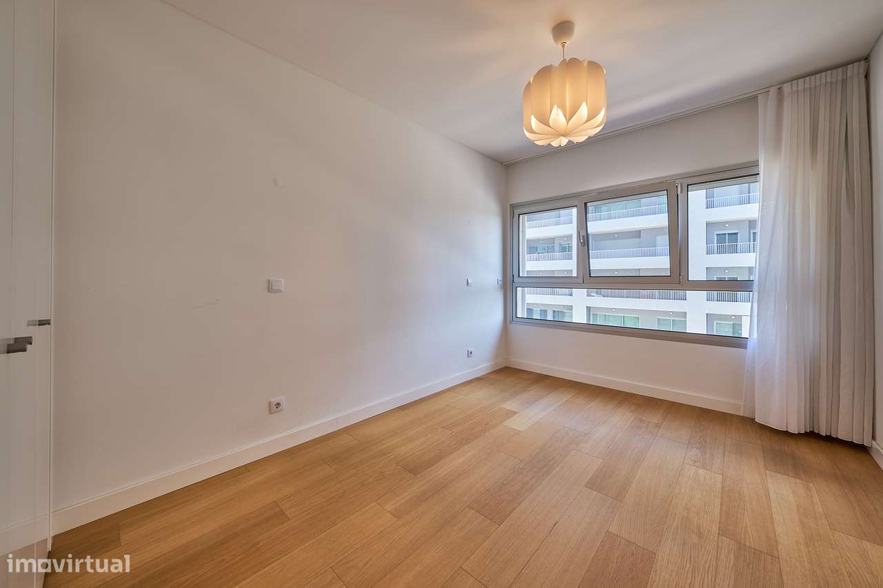 T4 Deslumbrante c/ Vista Tejo | One River Seixal-24