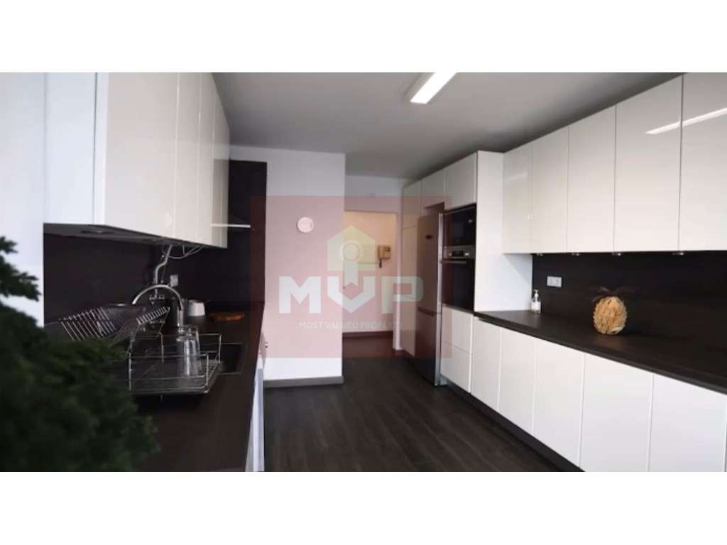 T3 renovado próximo do mercado de Faro-5