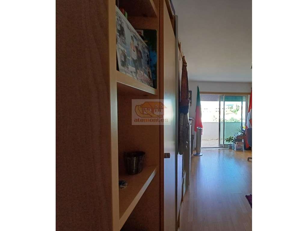 Apartamento T4 com varanda e vista desafogada - 5 minutos do centro-12