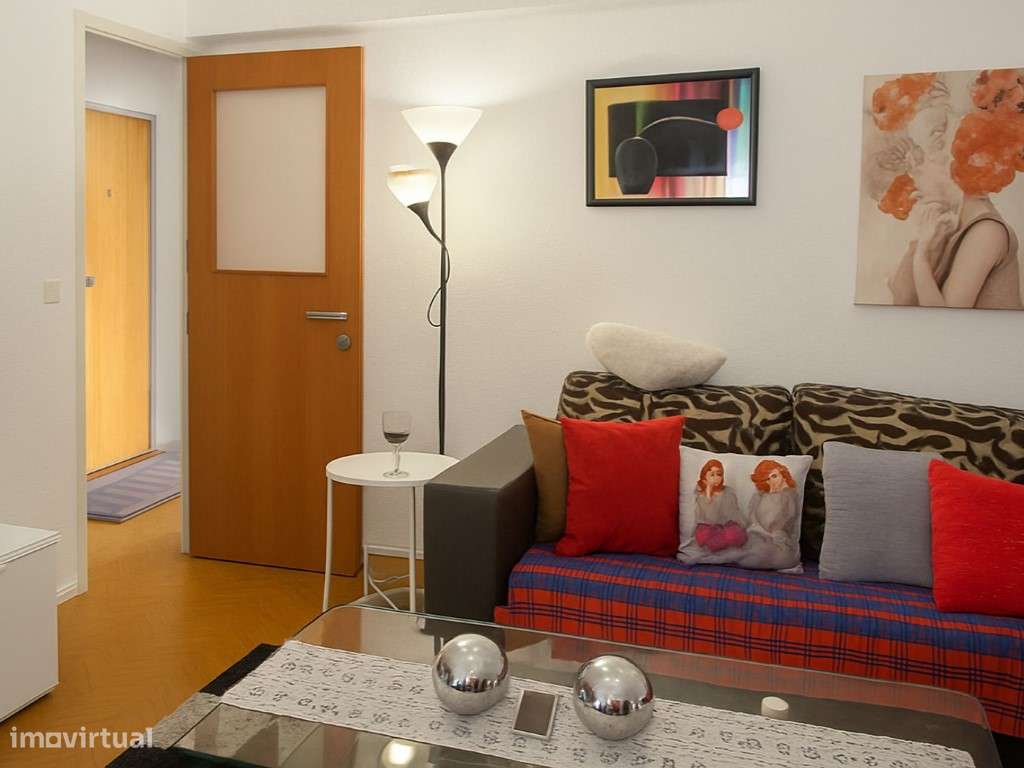 Oportunidade Única - Apartamento T3 em Monte Abraão - Grande imagem: 4/36