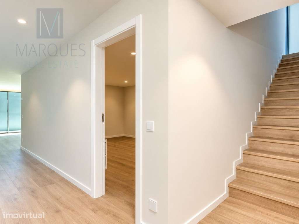 Moradia T5 de Luxo com Piscina Infinita | Verdizela-31