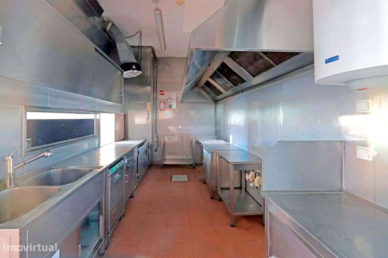 Edifício para Restauração com Terraço - Tituaria, Milharado-6