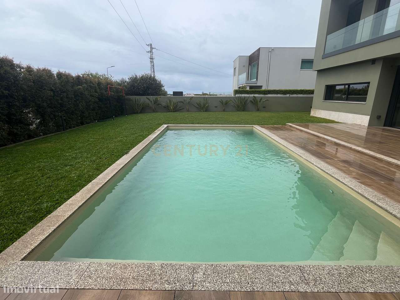 Moradia Contemporânea de Luxo em Azurara | Elegância, Privacidade e Di-9