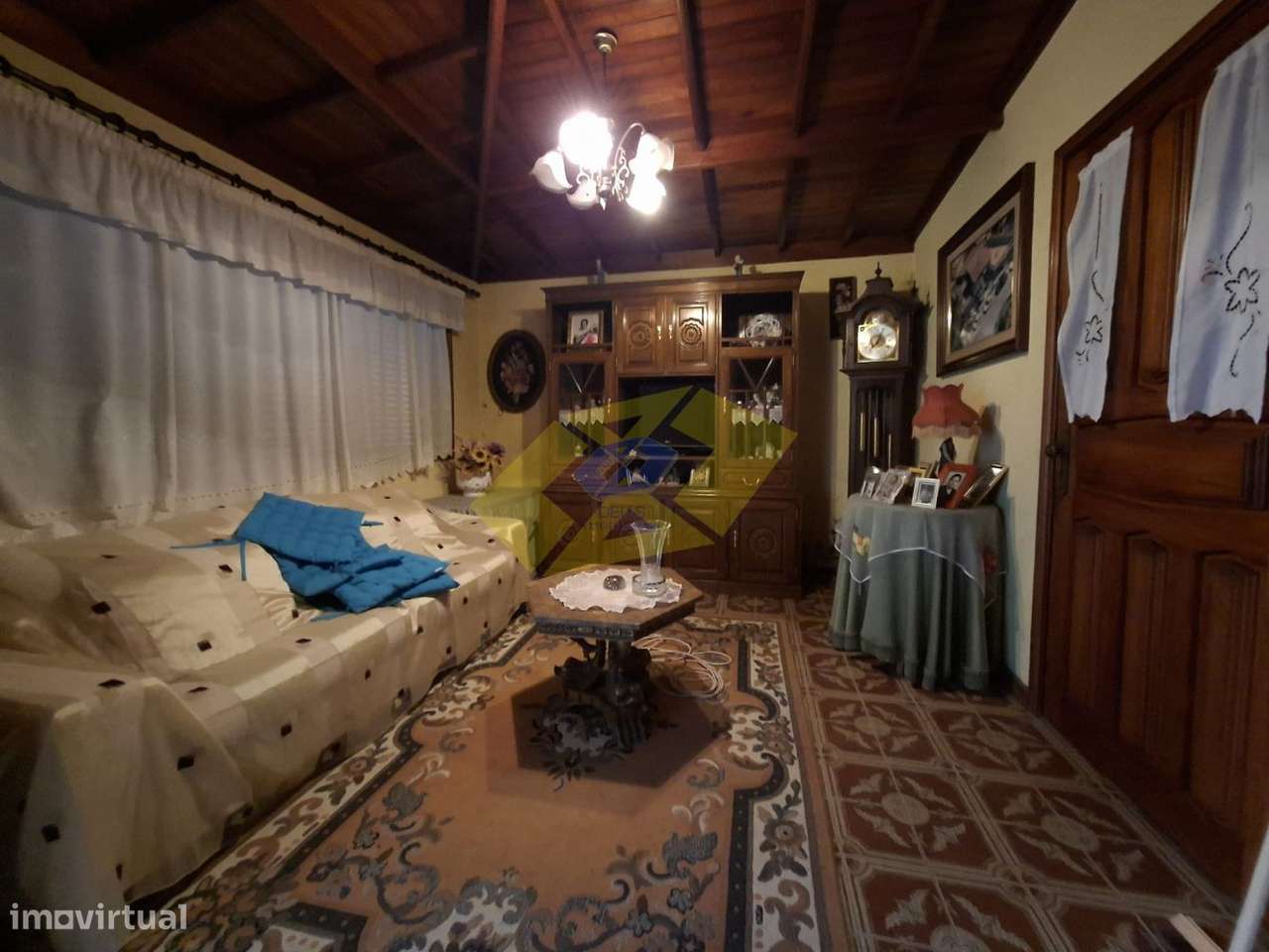 Moradia T4+T1 em Felgueiras (Centro da cidade)-22