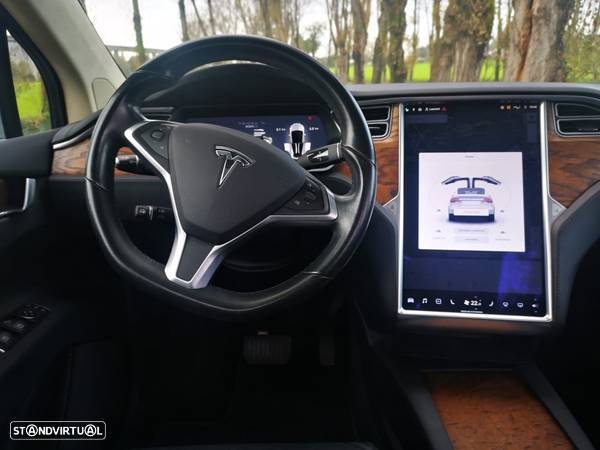 Tesla Model X 100D - 21