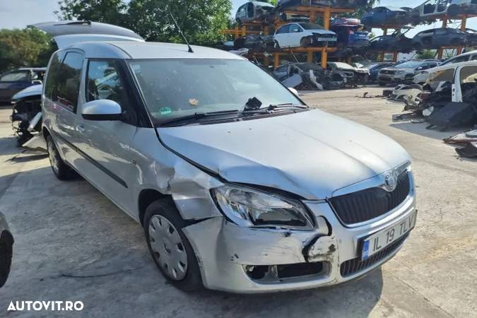 Dezmembrez Skoda Roomster motor 1.9tdi  105cp BLS  dezmembrari cutie de viteze manuala plafon - 1