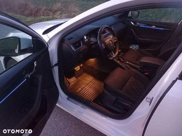 Skoda Octavia 2.0 TDI 4x4 DSG RS - 23