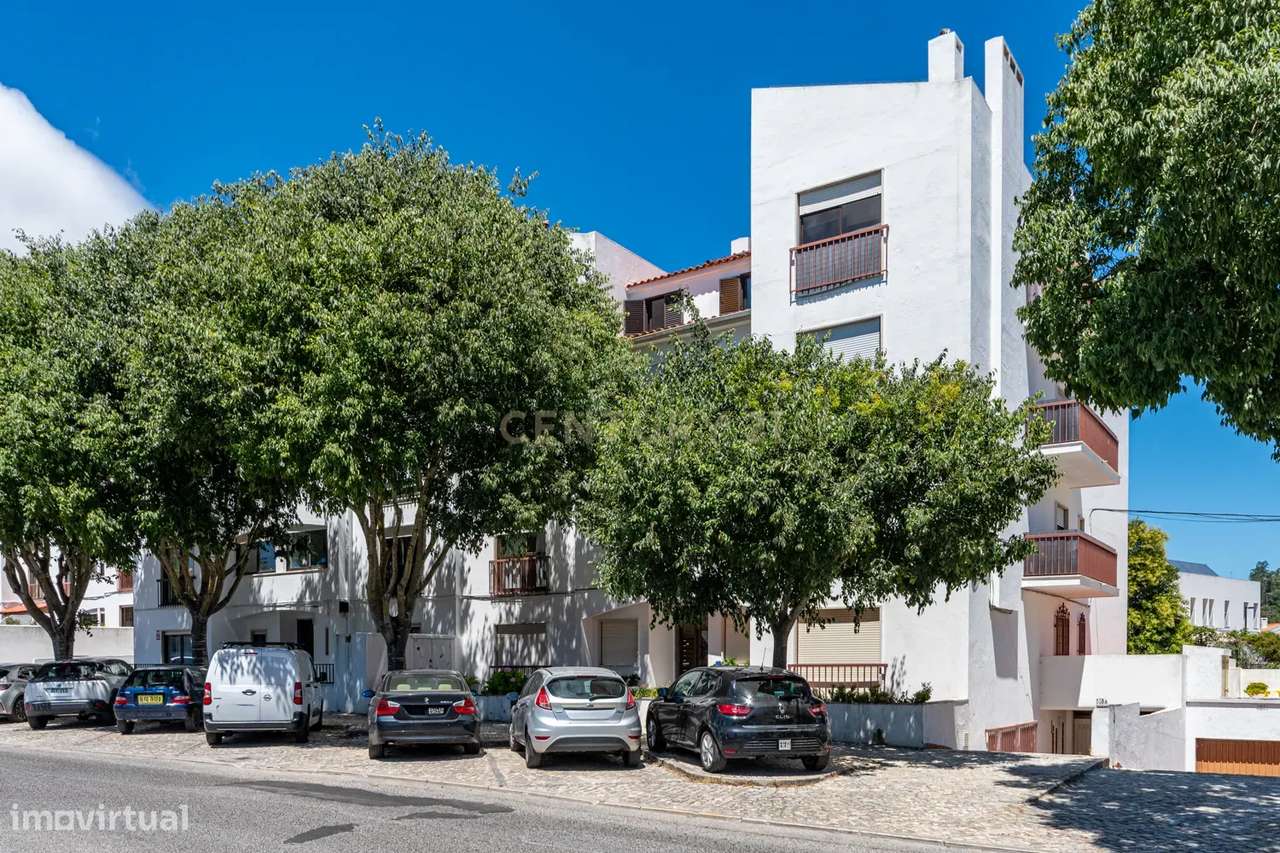 T3 Totalmente Renovado no Estoril – Conforto, Modernidade e Qualidade-33