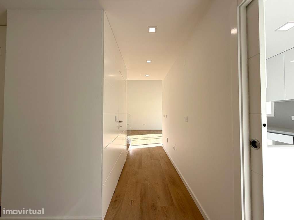 Moradia T3+2 a venda e a Estrear no Centro da Costa da Caparica .A ...-10