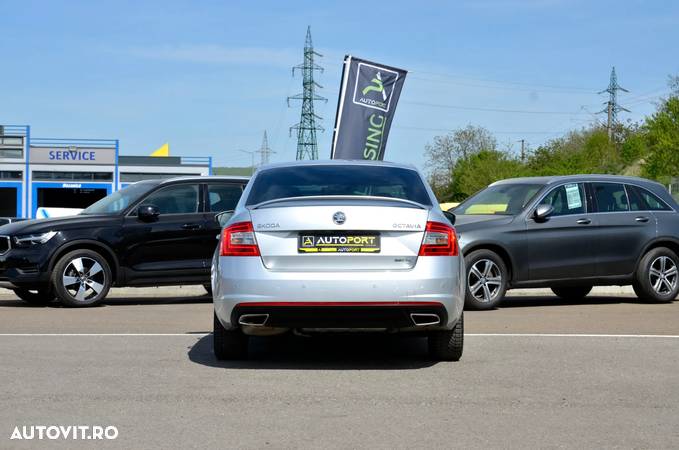 Skoda Octavia 2.0 TDI RS - 11