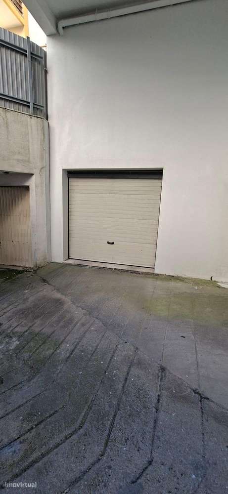 Garagem Box | Rua das Quintinhas – Charneca da Caparica-6