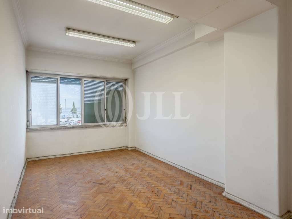 Apartamento T3 para remodelar em São Vicente Lisboa - Grande imagem: 4/30