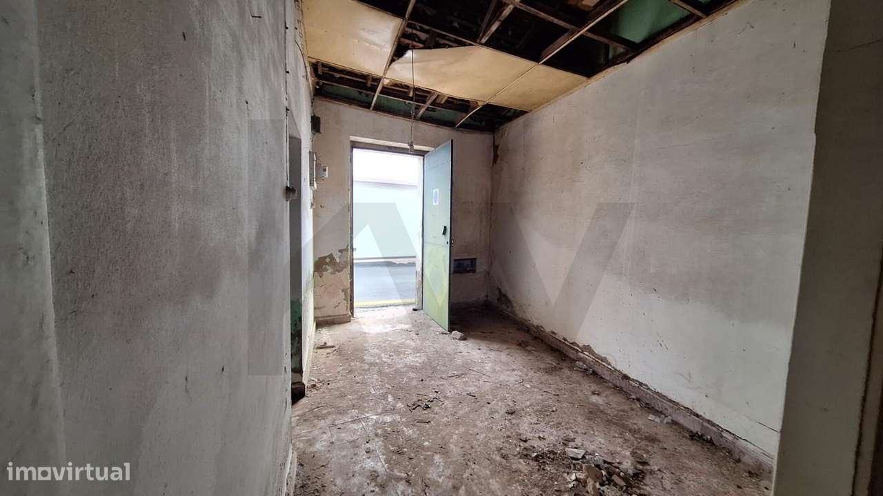Prédio em Ruína com Projeto Aprovado para Duas Moradias T2 Duplex - Grande imagem: 5/23