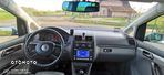 Volkswagen Touran 2.0 FSI Highline - 14