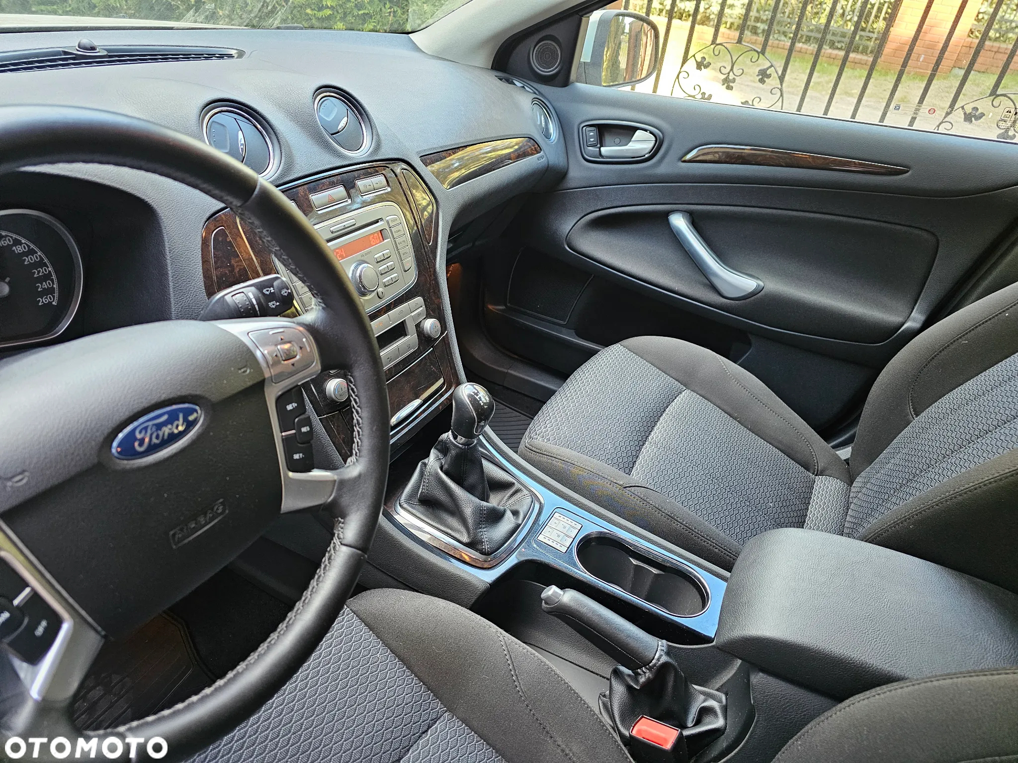 Ford Mondeo 2.0 FF Ghia - 11