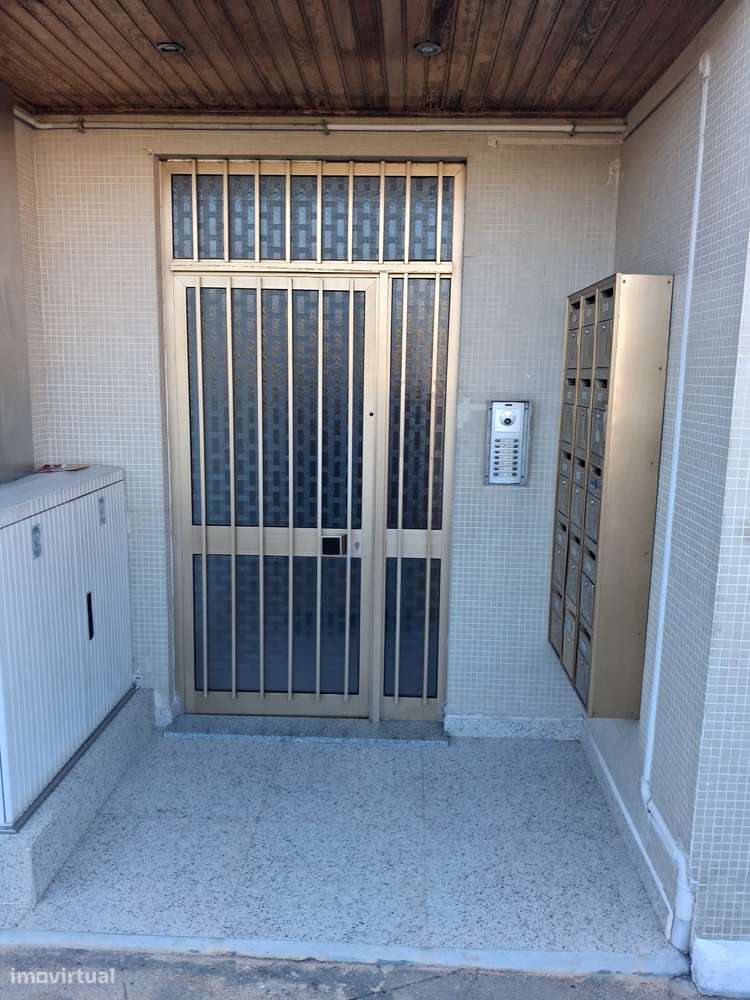 Apartamento T3 Renovado-20