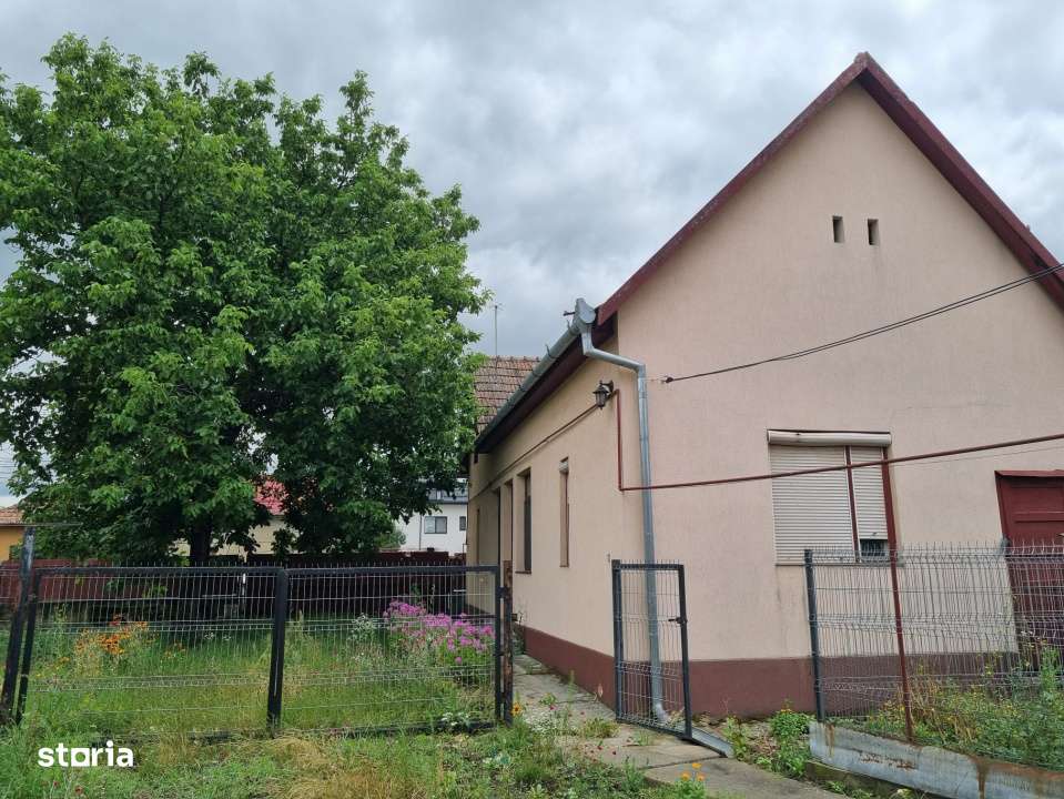 Teren generos 1411 mp cu casa veche si utilitati, zona centrala-3