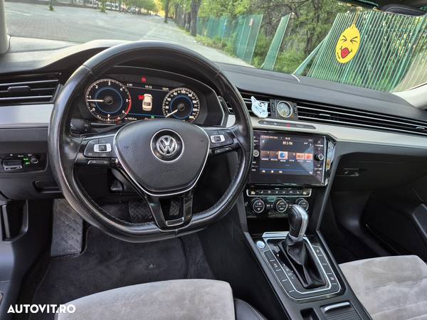 Volkswagen Passat - 17